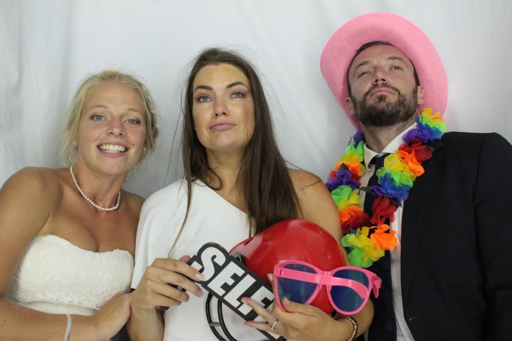 Laura & Oliver | View more photos from the event at gallery.myphotoboothexperience.co.uk/u/MyPhotoBoothExperienceLtd/Laura-Oliver